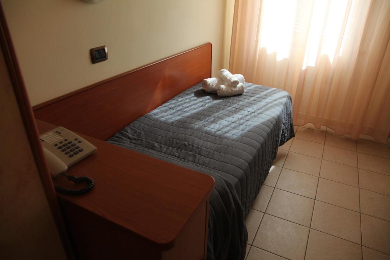 Hotel Villa Maria Cesena Bagian luar foto