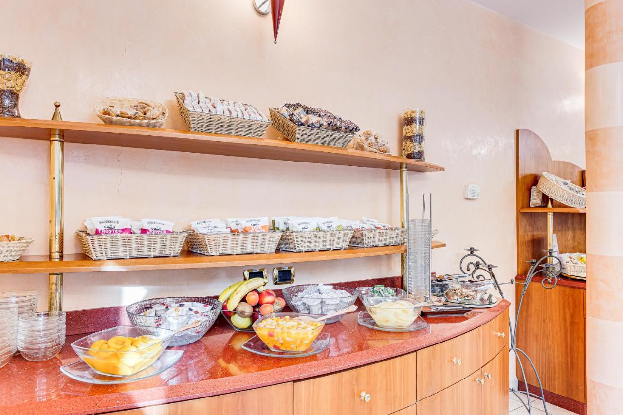 Hotel Villa Maria Cesena Bagian luar foto