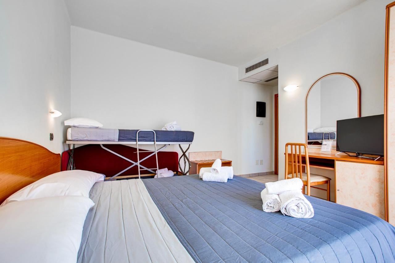Hotel Villa Maria Cesena Bagian luar foto