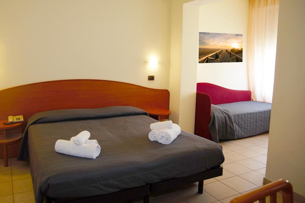 Hotel Villa Maria Cesena Bagian luar foto